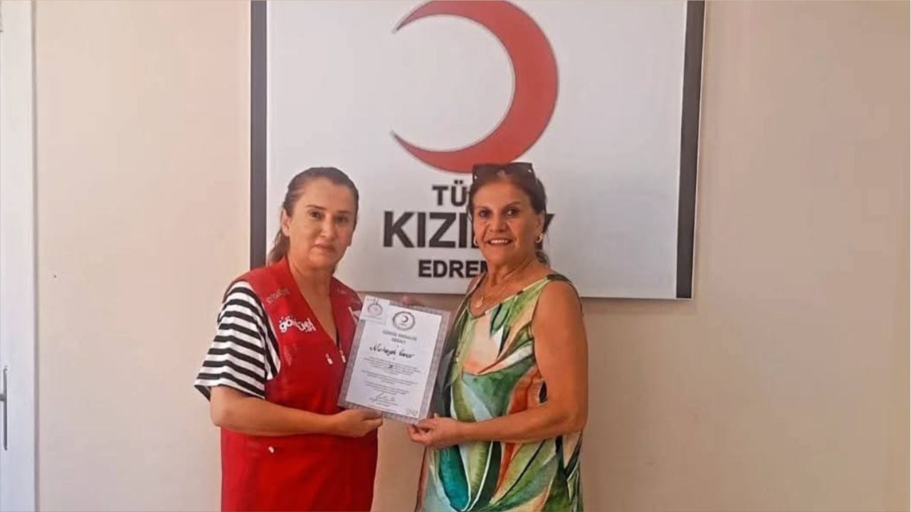 Edremit’te Kızılay’dan Düzenli Kan Bağışında Bulunanlara Ödül