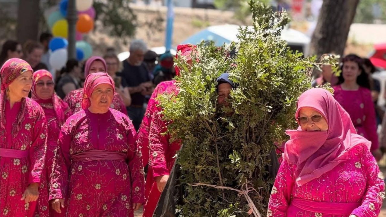 Yağmur İçin Ağaç Oldu! Gökçeyazı’da Renkli Ritüel