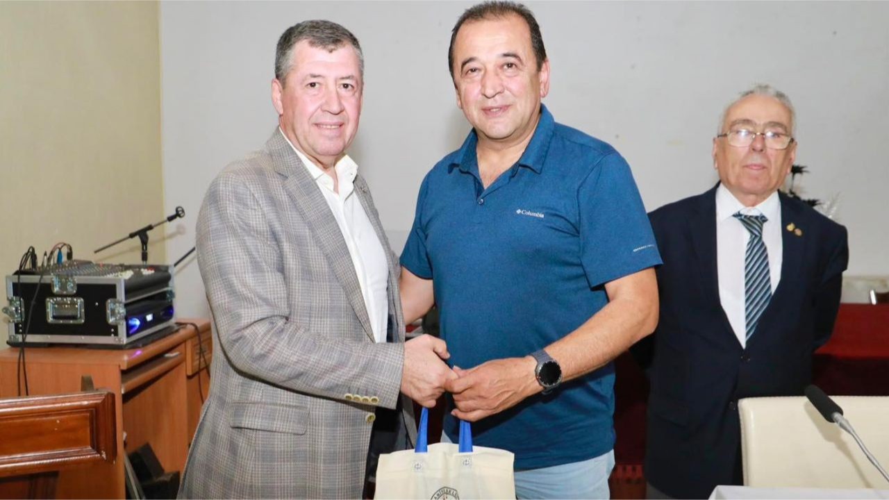 Burhaniye’de Kadın Voleybolunun Perde Arkası Konuşuldu