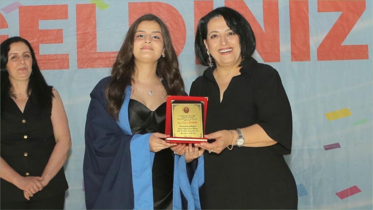 Fatma Emin Kutvar’da Mezuniyet Gururu