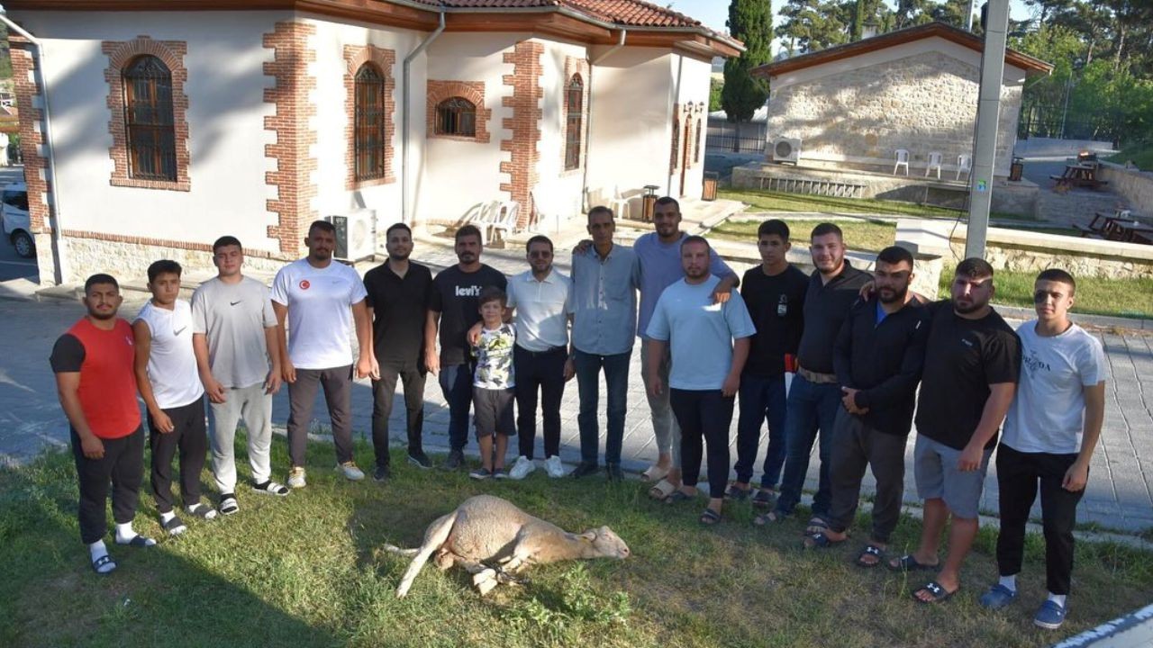 Kırkpınar Öncesi Balıkesirli Pehlivanlara Moral Ziyareti
