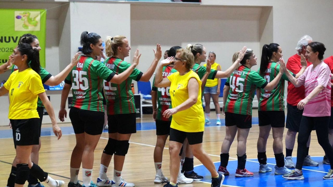 Balıkesir’de Hentbol Veteranlar Turnuvası Başladı