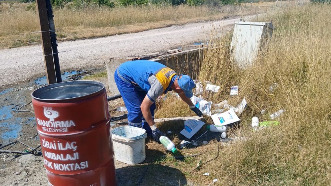 Bandırma Belediyesi’nden Kırsalda Zirai Atık Seferberliği