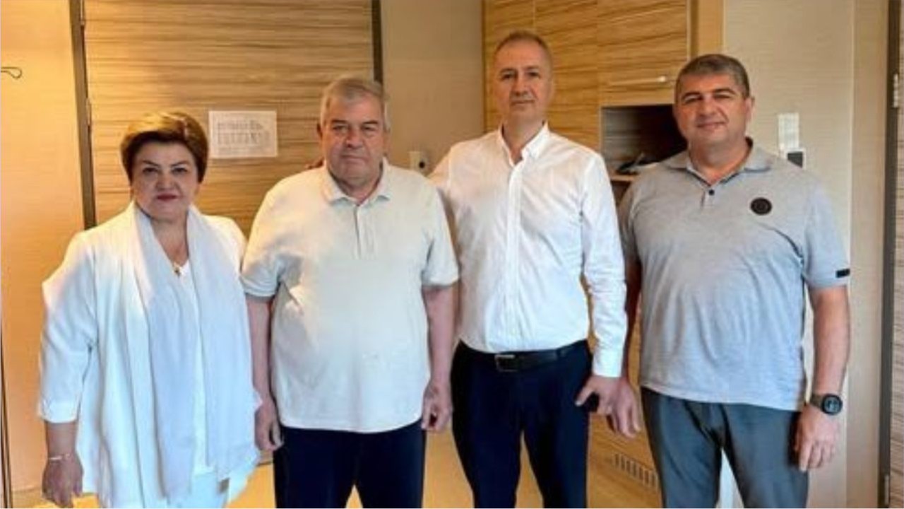 Sabir Rüstemhanlı Prof. Dr. Lütfi Tunç Hakkında Yazdı