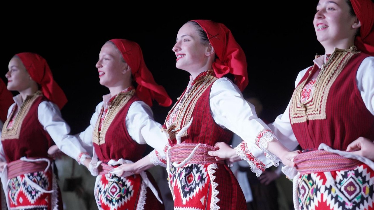 Ayvalık’ta Halk Oyunları Festivali Bitti