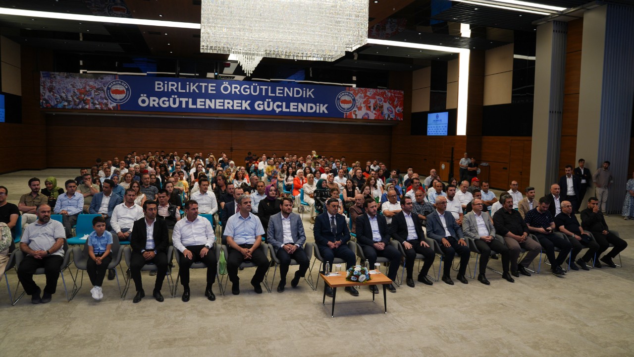 AK Parti'li Bayram'ın hayatını konu alan "Buğday Tanesi" filmi Memur-Sen'de gösterildi