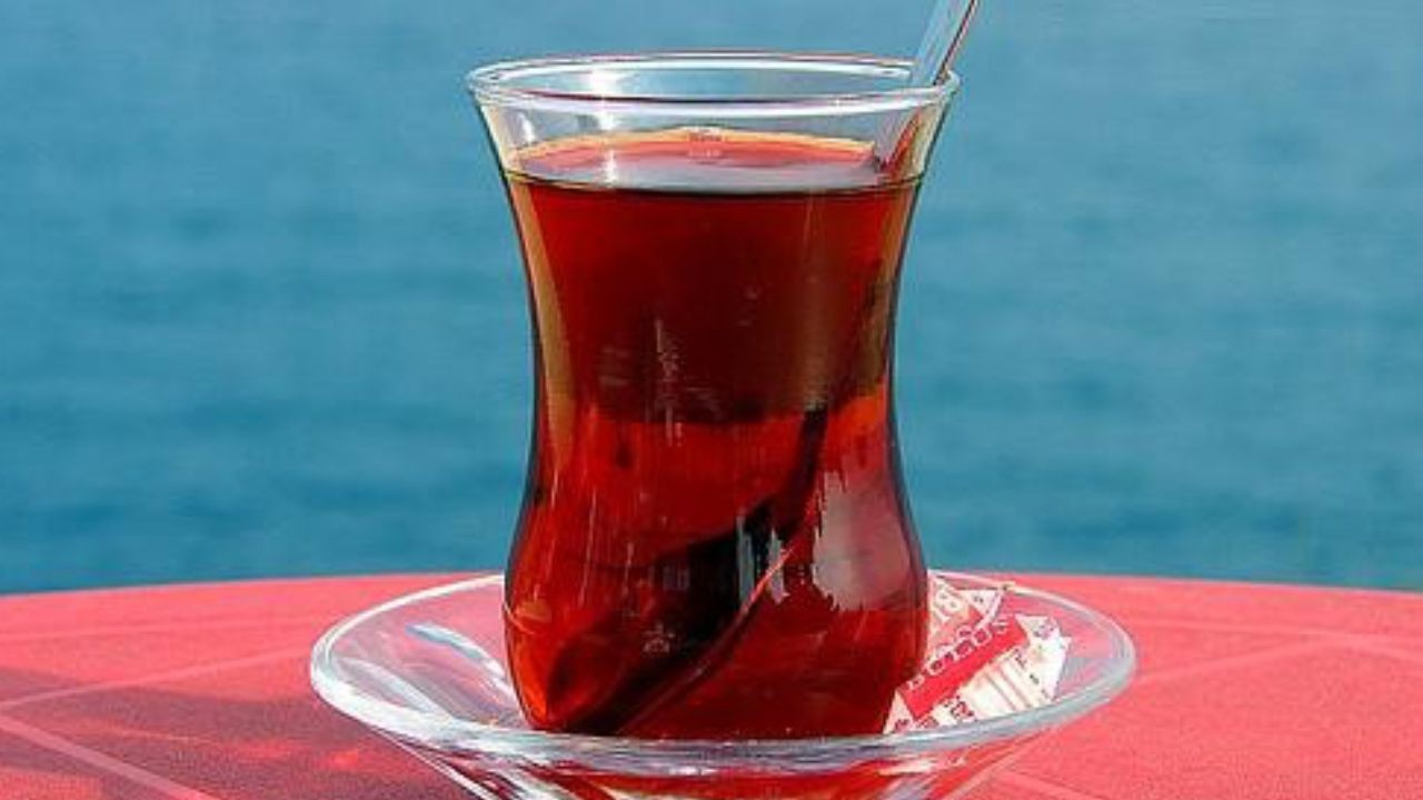 Akçay’da Kafe’ye Otururken Dikkat