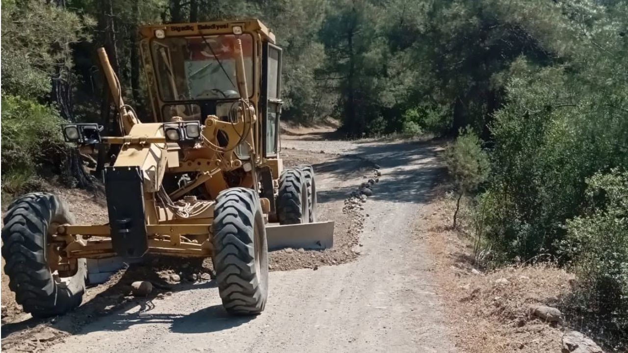 Bigadiç Belediyesi’nden Kürsü Mahallesi’nde Arazi Yolu Atağı