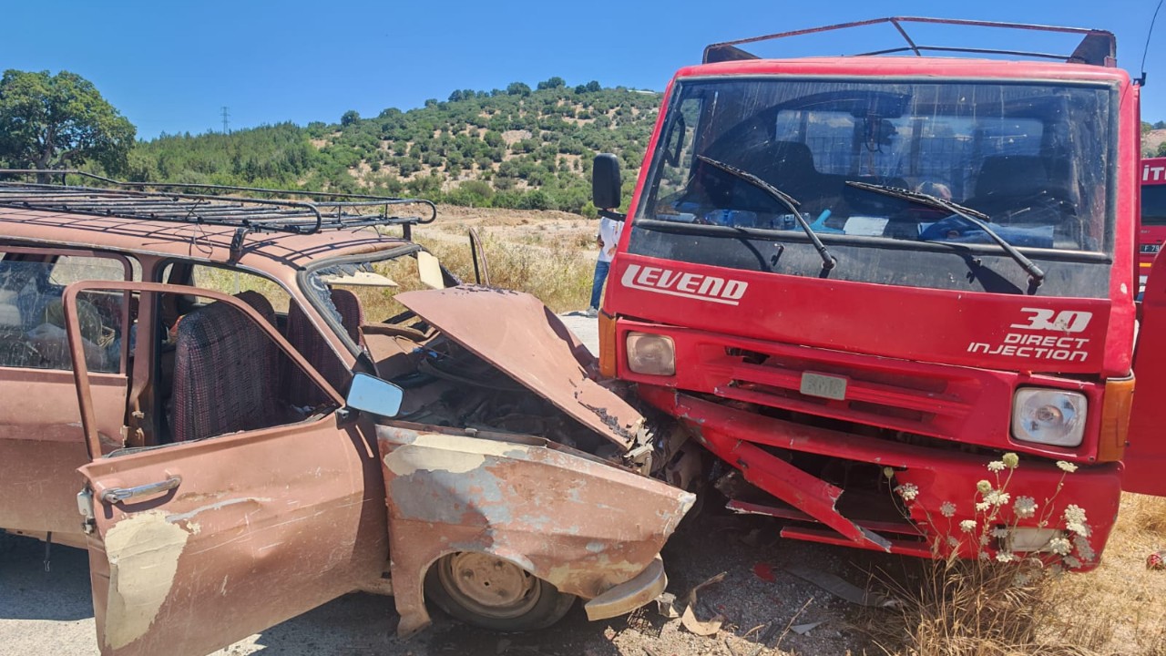 İvrindi’de Korkunç Kaza 8 Yaralı