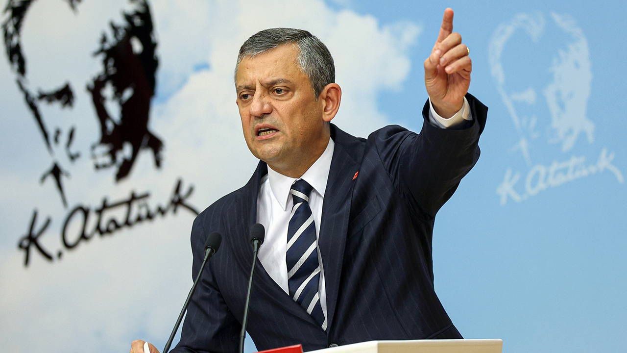 Özgür Özel’den Sert Çıkış: “Bana Bu Milleti Sokağa Davet Ettirme!”