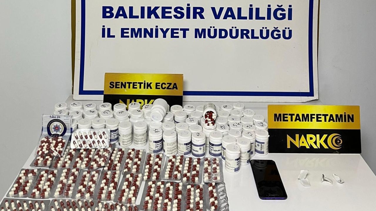 Balıkesir Ayvalık’ta Zehir Tacirine Darbe: Binlerce Sentetik Hap Ele Geçirildi!