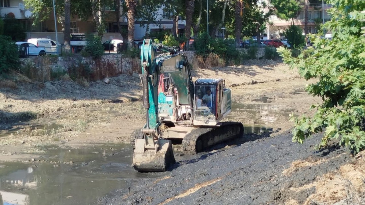 Edremit Çayı Temizleniyor, Kent Nefes Alıyor