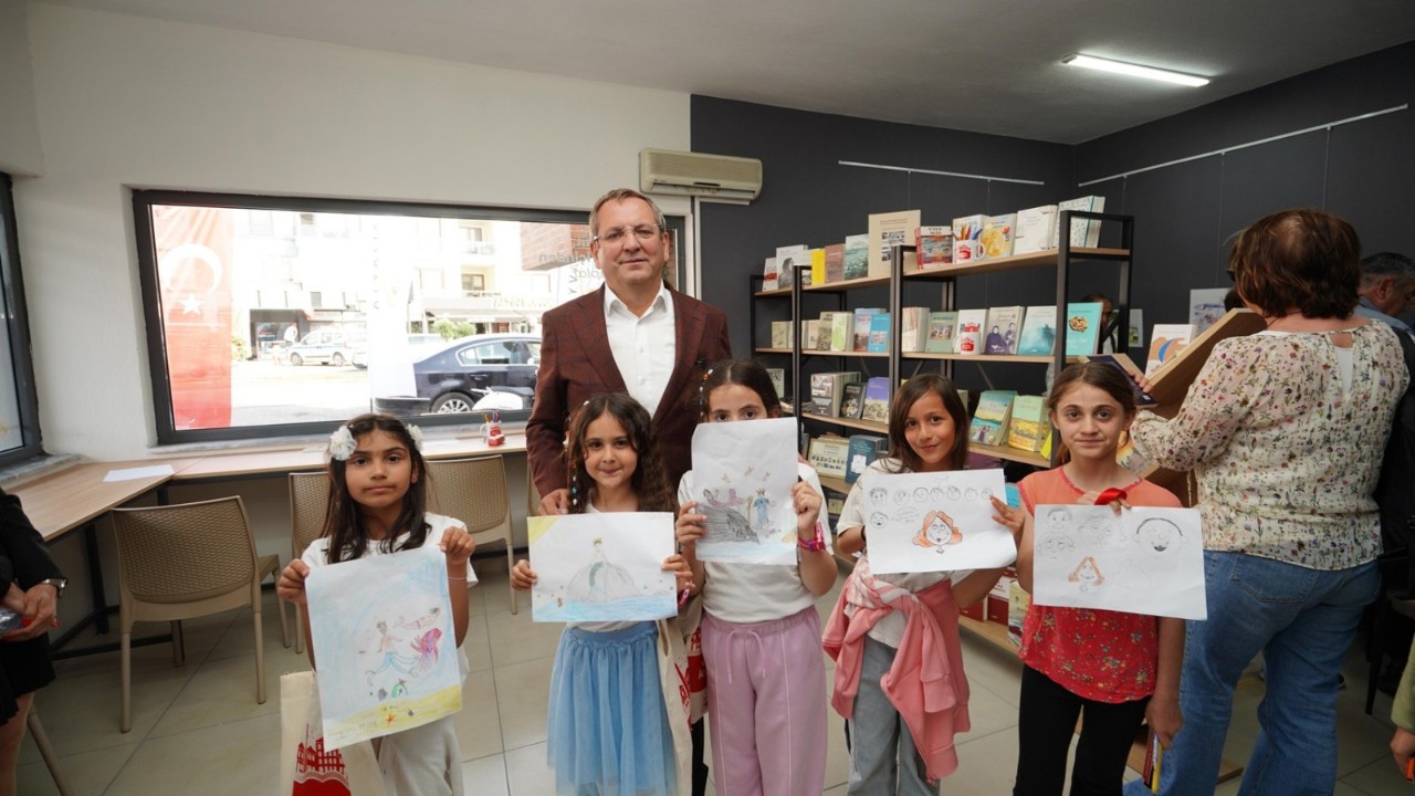 Minik Karikatüristler İş Başında!