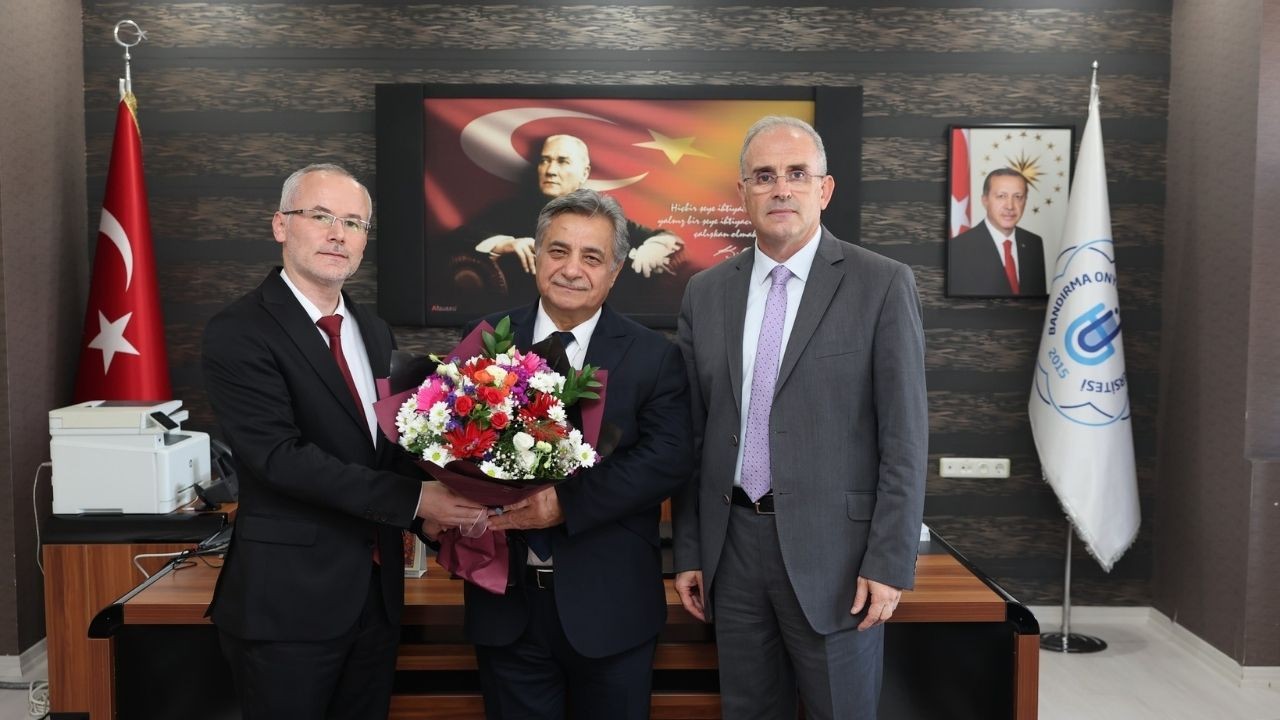 Bandırma Onyedi Eylül Üniversitesi'nde genel sekreterlik görevinde devir teslim
