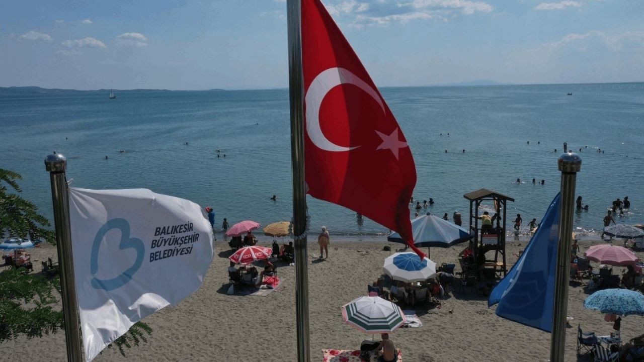 Türkiye’nin Mavi Bayraklı Plaj Cenneti: Balıkesir İlk 5’te Yer Aldı