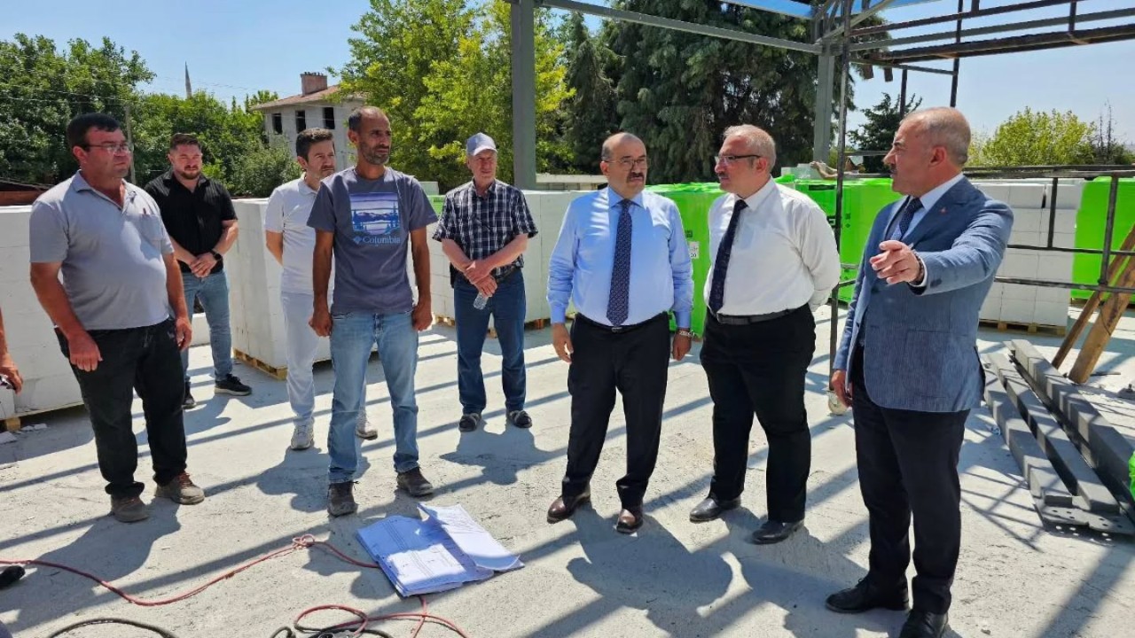 Vali Ustaoğlu ve İl Milli Eğitim Müdürü Murat Demir’den Okul İnşaatına İnceleme
