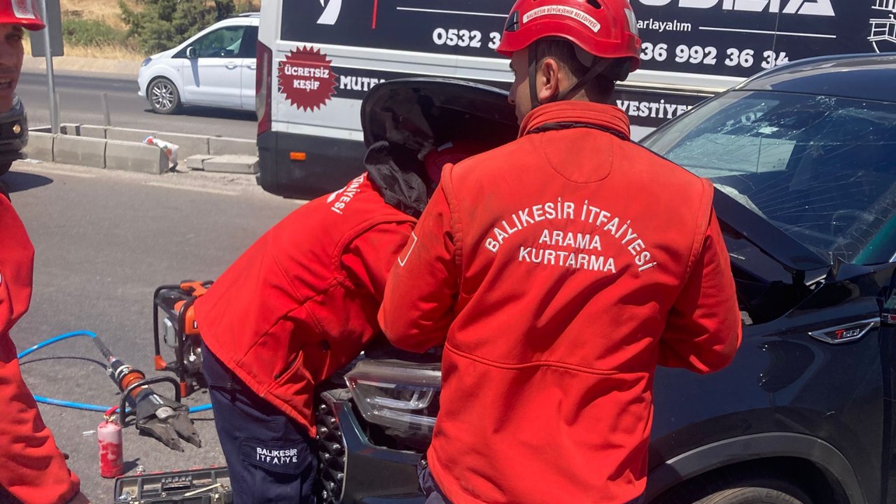 Burhaniye'de Zincirleme Trafik Kazası
