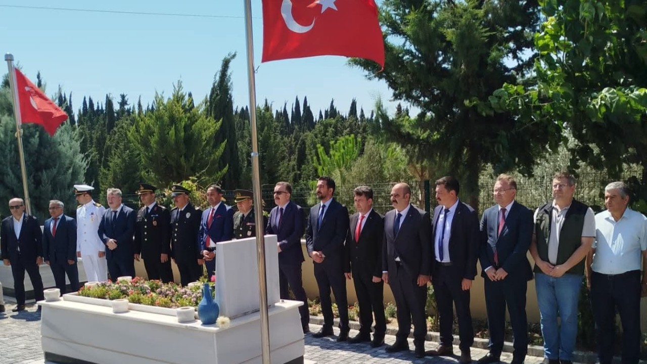 Edremit’te 15 Temmuz Etkinlikleri Şehitlik Ziyaretiyle Başladı
