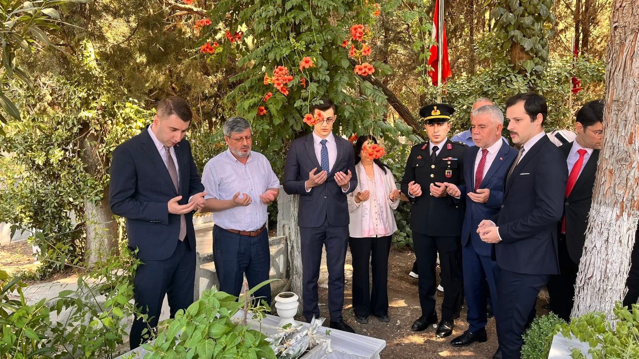 İsmail Uluhan’dan 15 Temmuz’da Şehitlik Ziyareti