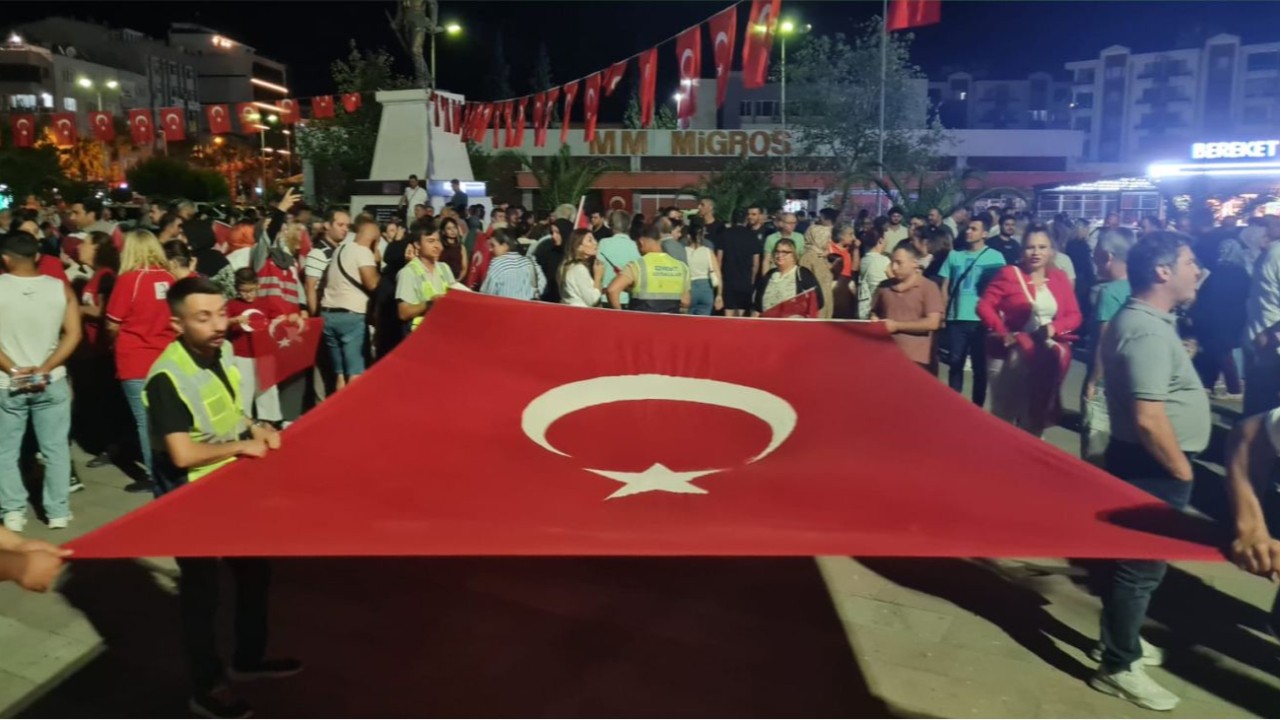 15 Temmuz’da Edremit Tek Yürek Oldu