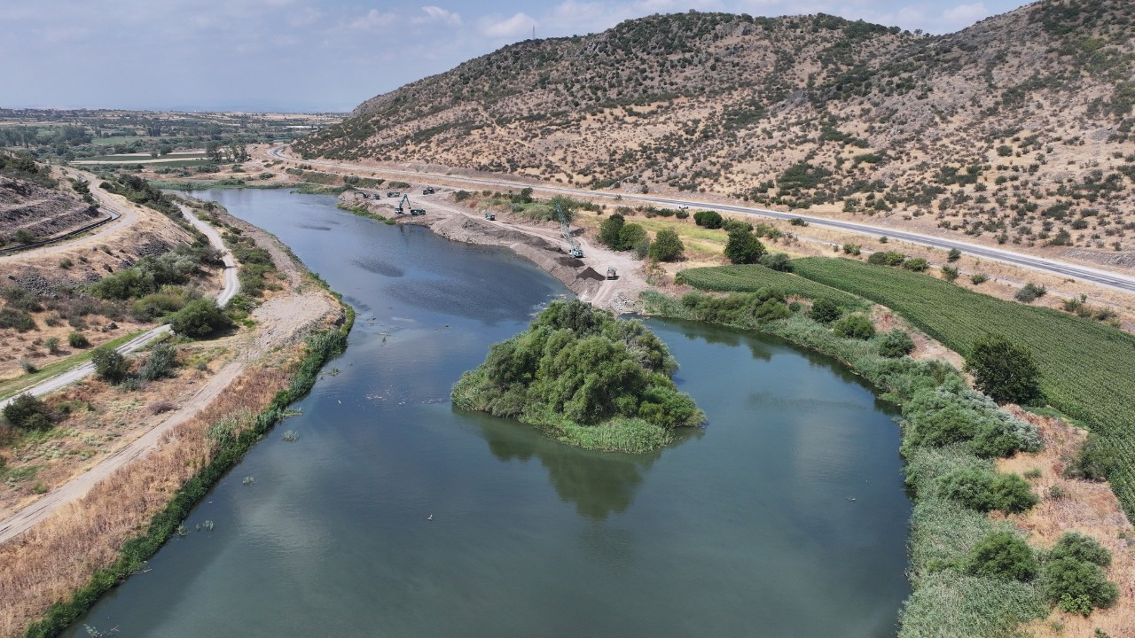 DSİ’den Kepsut-Simav Çayı’nda Yatak Tanzimi