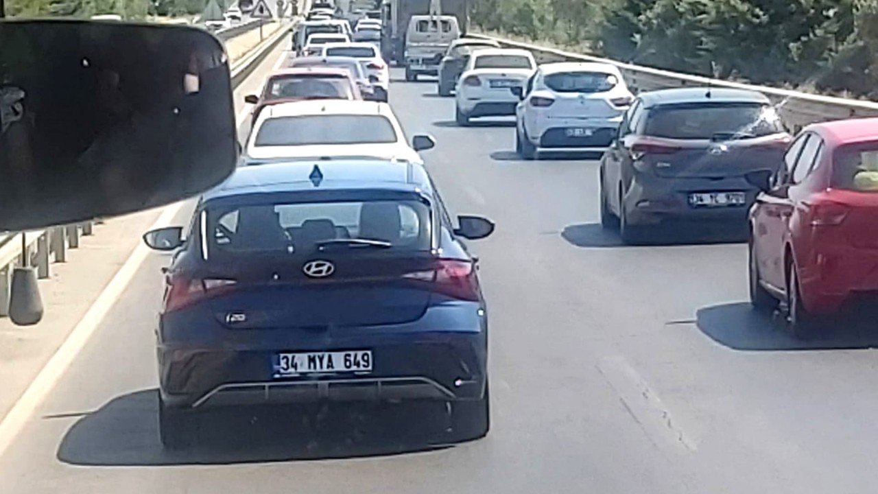 Burhaniye-Gömeç Arası Trafik Durma Noktasına Geldi