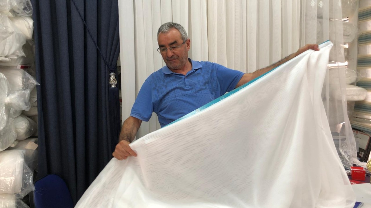 Düz Perde Modası Zirvede: “Kırık Beyaz En Çok Tercih Edilen Renk”