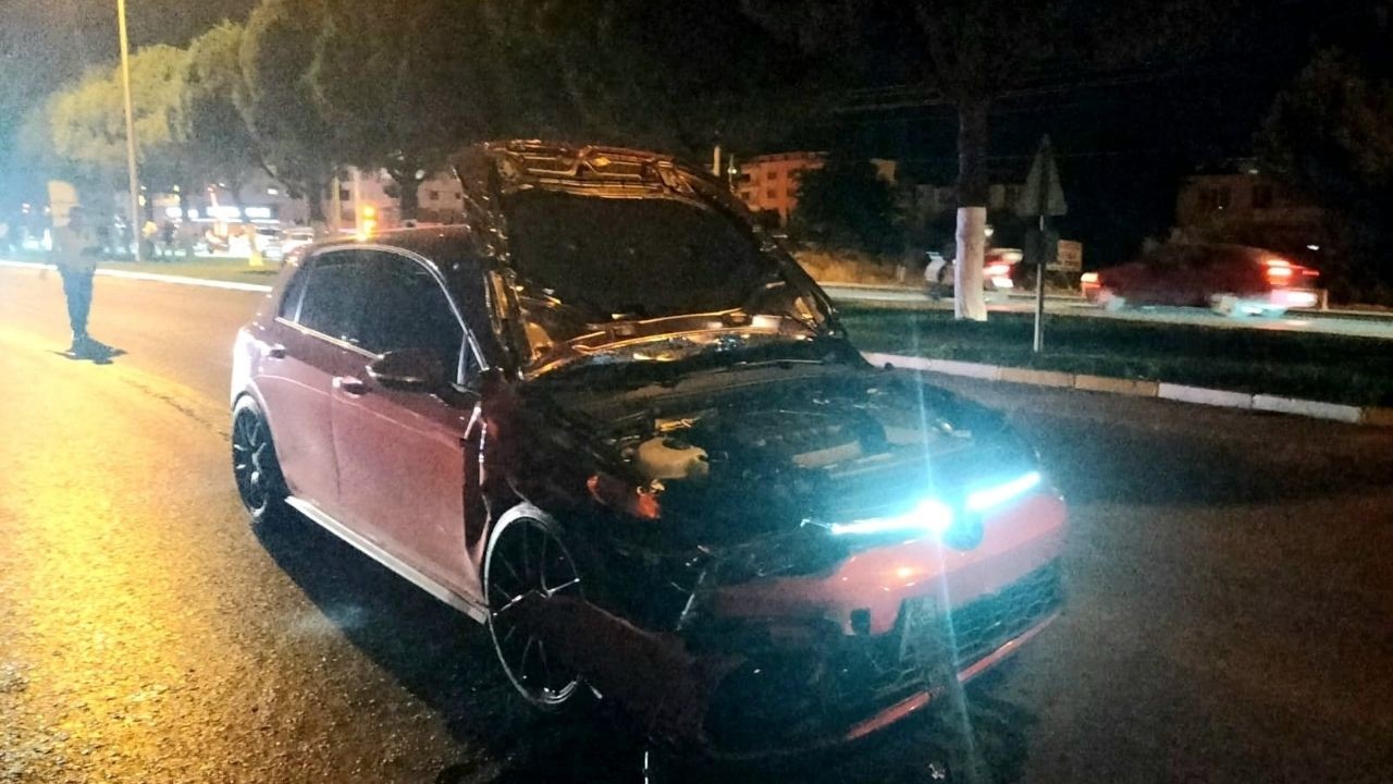 Balıkesir'de Otomobil ile motosiklet Çarpıştı: 1 Ölü, 1 Yaralı