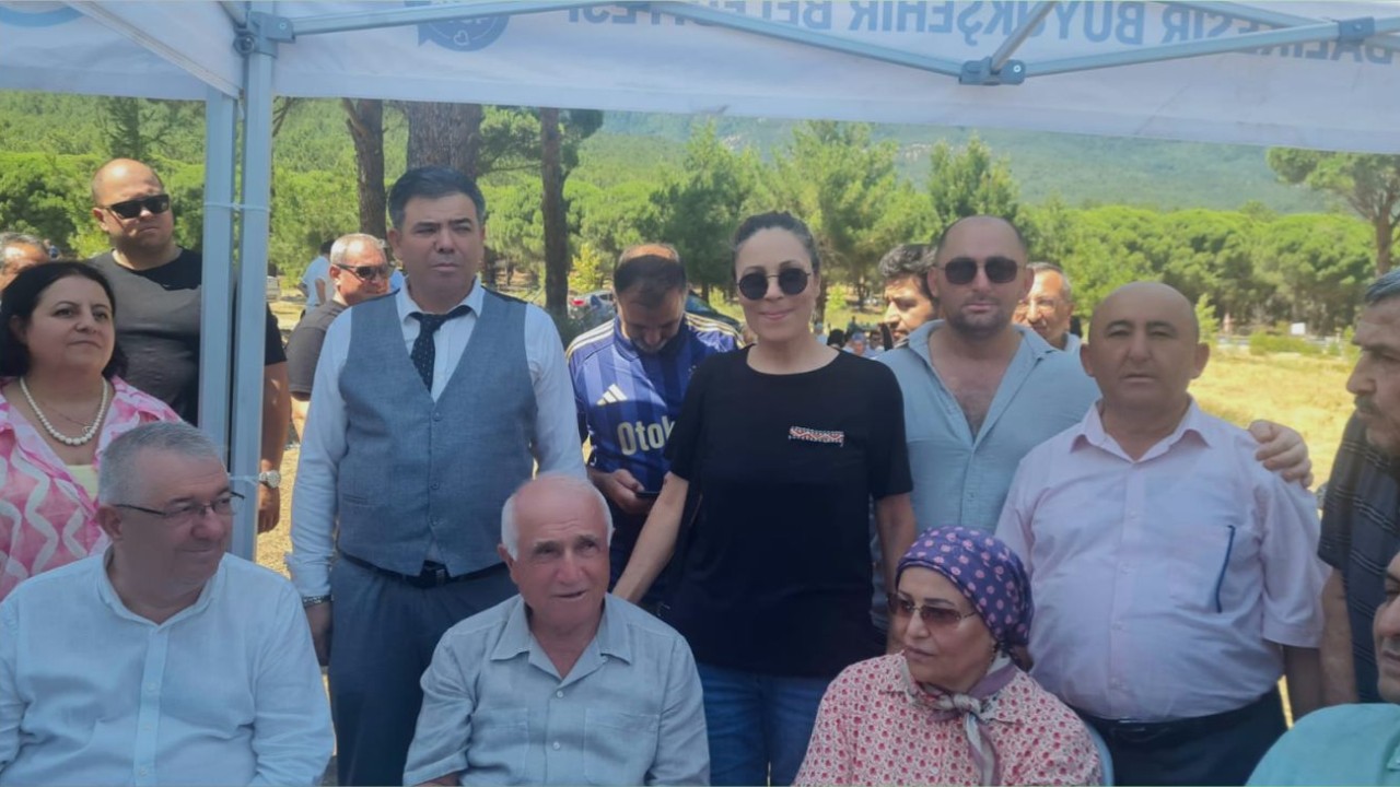 Eski TBMM Başkanı Cemil Çiçek Edremit’te Hemşehrileriyle Buluştu