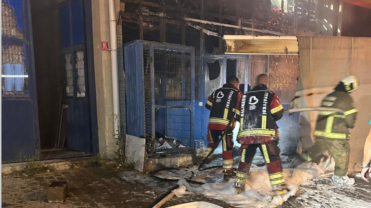 Ayvalık’ta Zeytinyağı Tesisinde Yangın Çıktı
