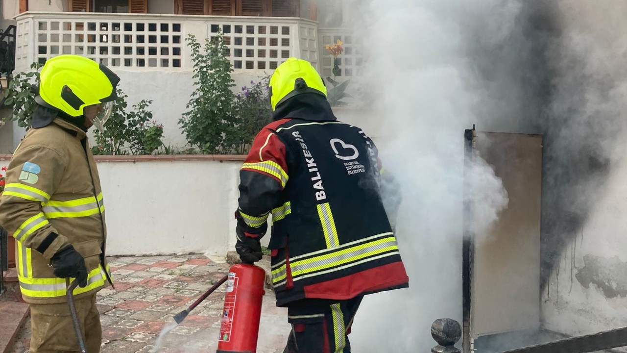 Burhaniye’de Elektrik Panosu Yangını Korkuttu