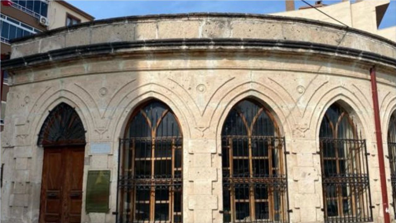 Balıkesir’de Çarşının İçinde Kültürel Yerler