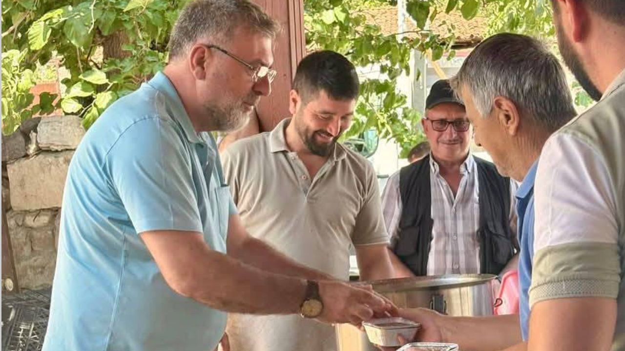 Başkan Cankul Saraç Mahallesi’ndeki Aşure Hayrına Katıldı