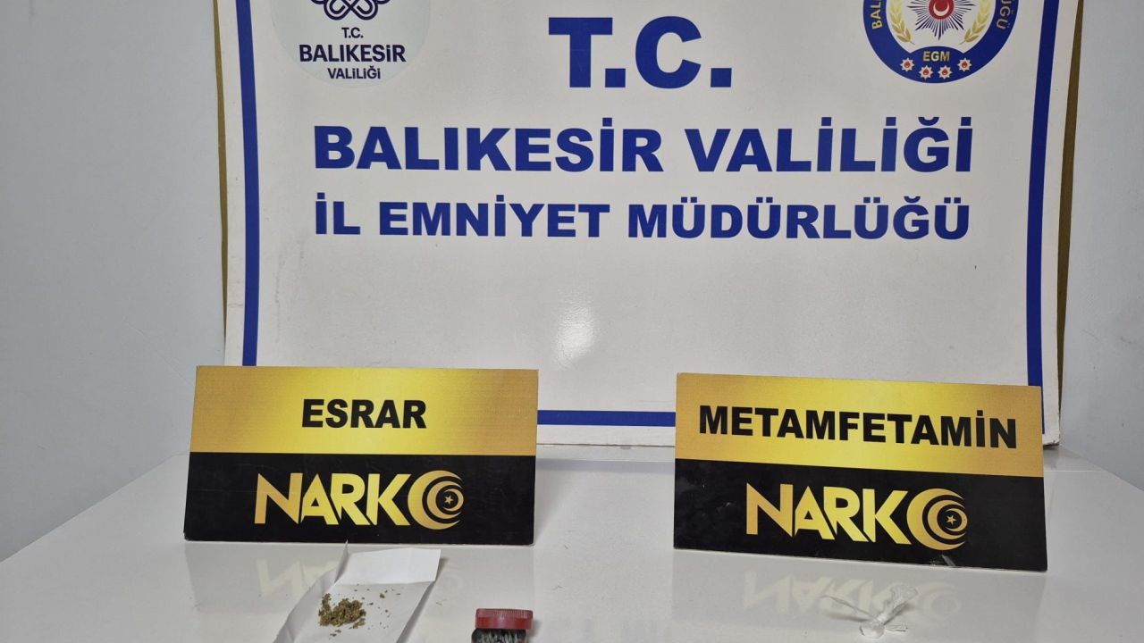 Gömeç’te Kaçak Tütün Operasyonu: Elektronik Sigara ve Isıtılmış Kartuşlar Ele Geçirildi