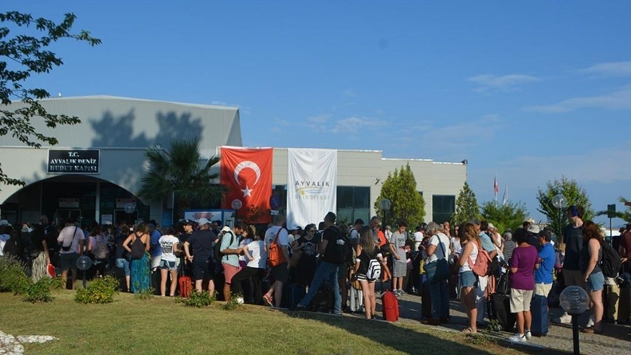 Balıkesir'in Hangi Limanından Midilliye Gidilir?