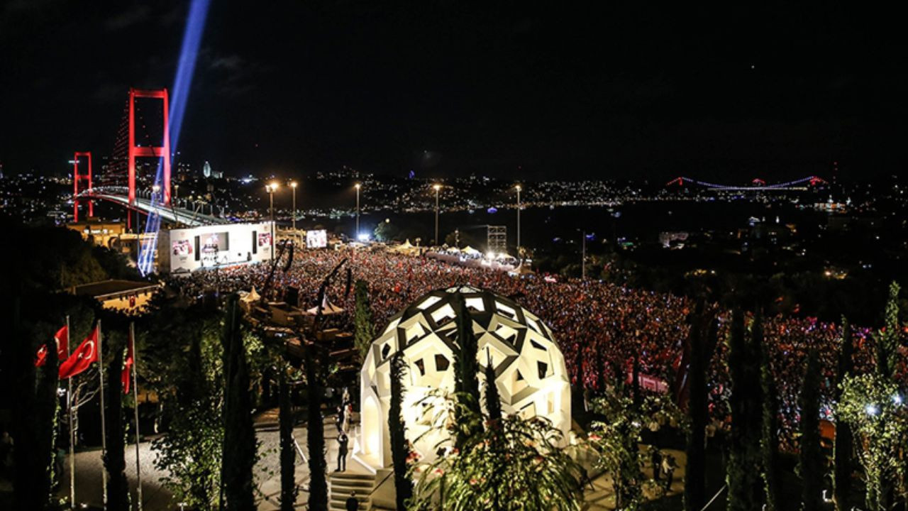 İsviçreli Gazeteciler Türk Halkının 15 Temmuz Darbe Girişimi Karşısındaki Mücadelesinden Etkilendi