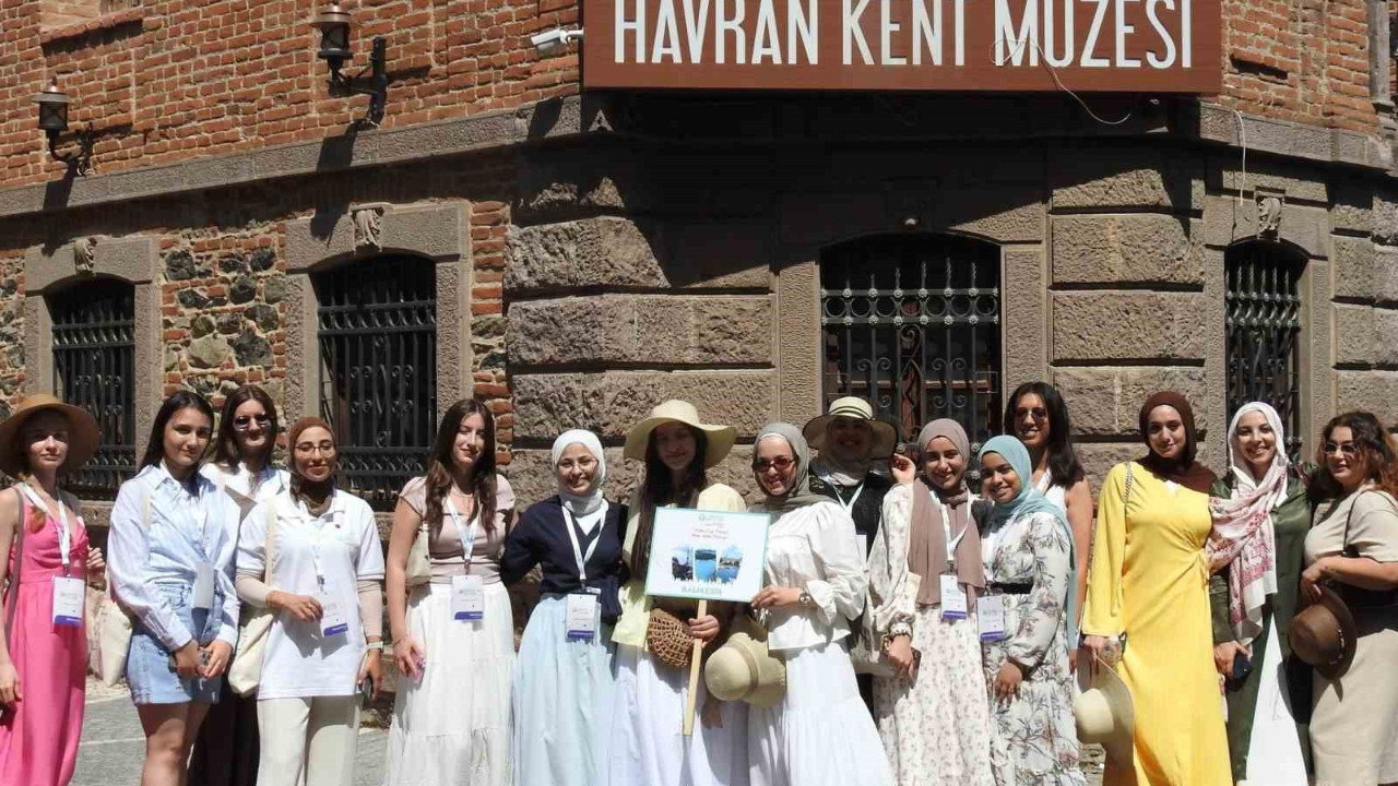 Yunus Emre Enstitüsü ’Türkçe Yaz Okulu’ Balıkesir’de tamamlandı