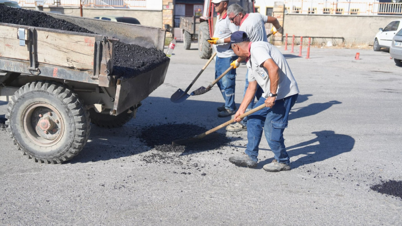 Burhaniye Sanayi Sitesi’nde Asfalt Yama Çalışmaları Başladı