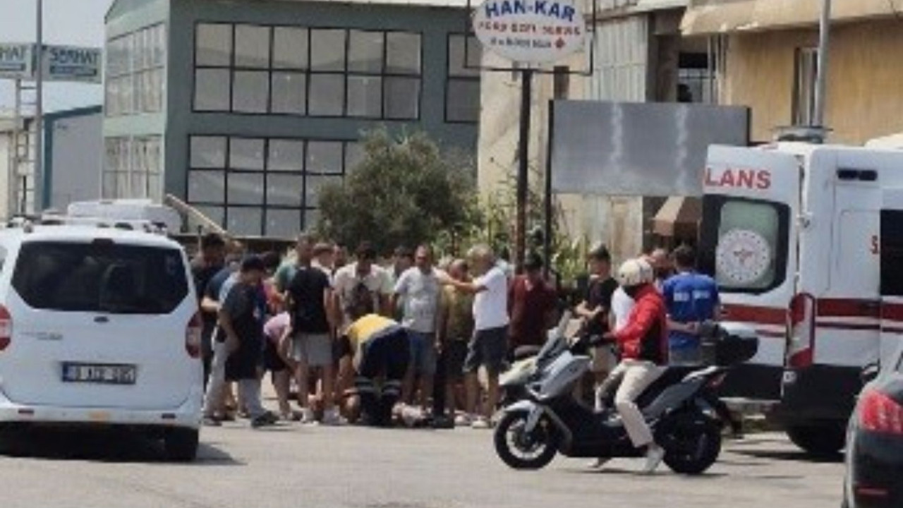 Bandırma’da otomobil ile motorlu bisiklet çarpıştı: 2 yaralı