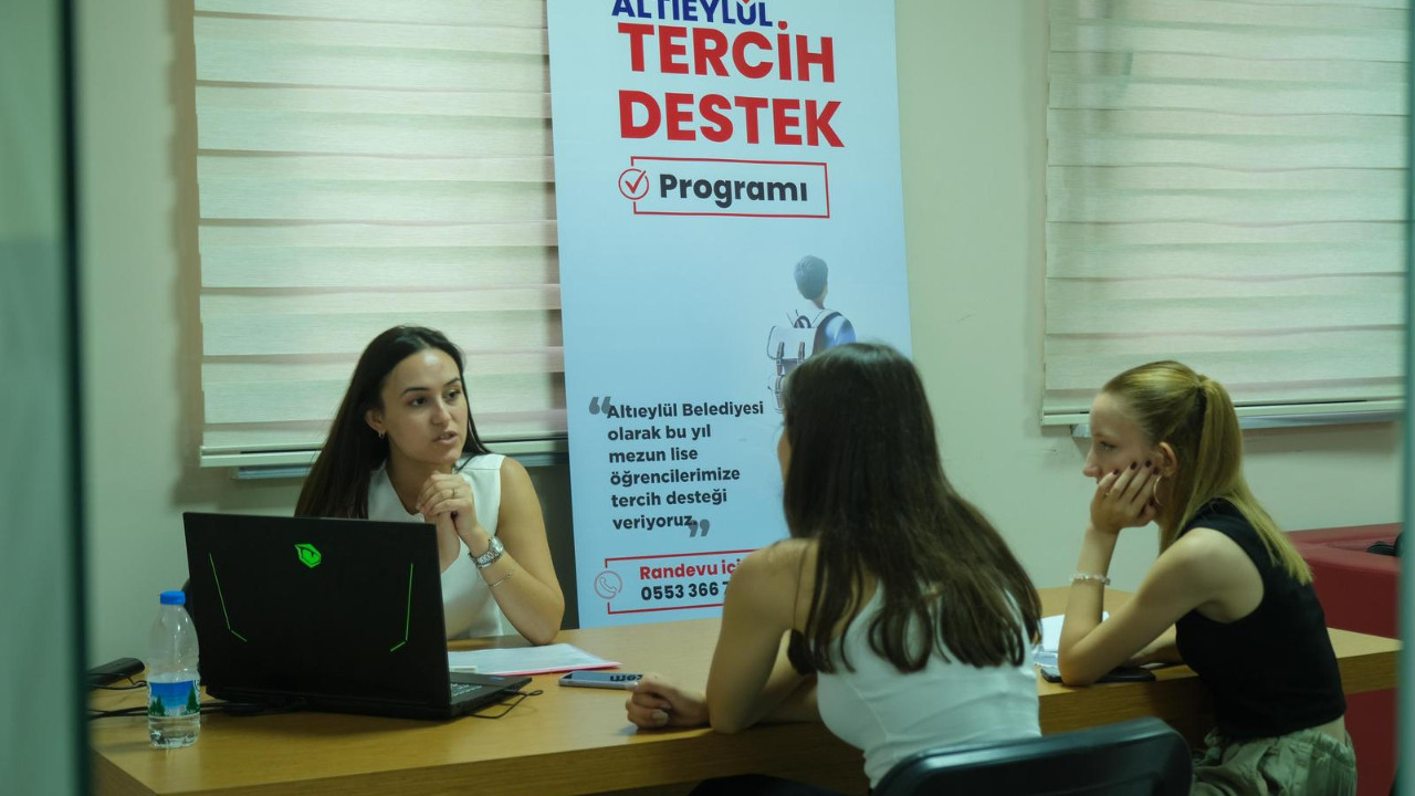Altıeylül’den Gençlere Tercih Desteği
