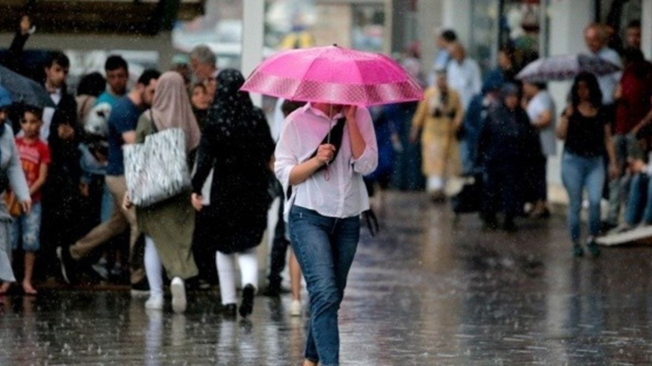 Balıkesir'e Gök Gürültülü Sağanak Yağış Geliyor! En Az 2 Gün Yağış Var