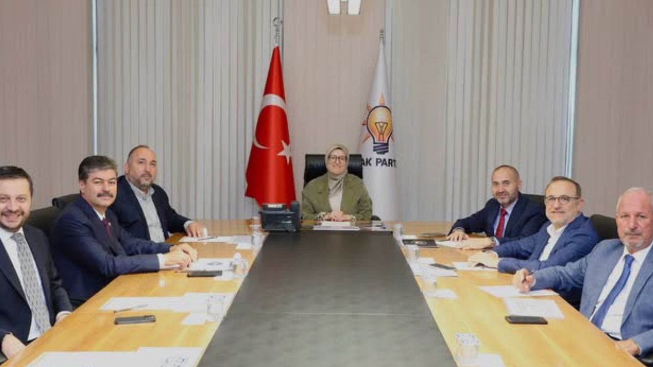 AK Parti’den Sivil Toplum ve Halkla İlişkilerde Yeni Dönem Vurgusu