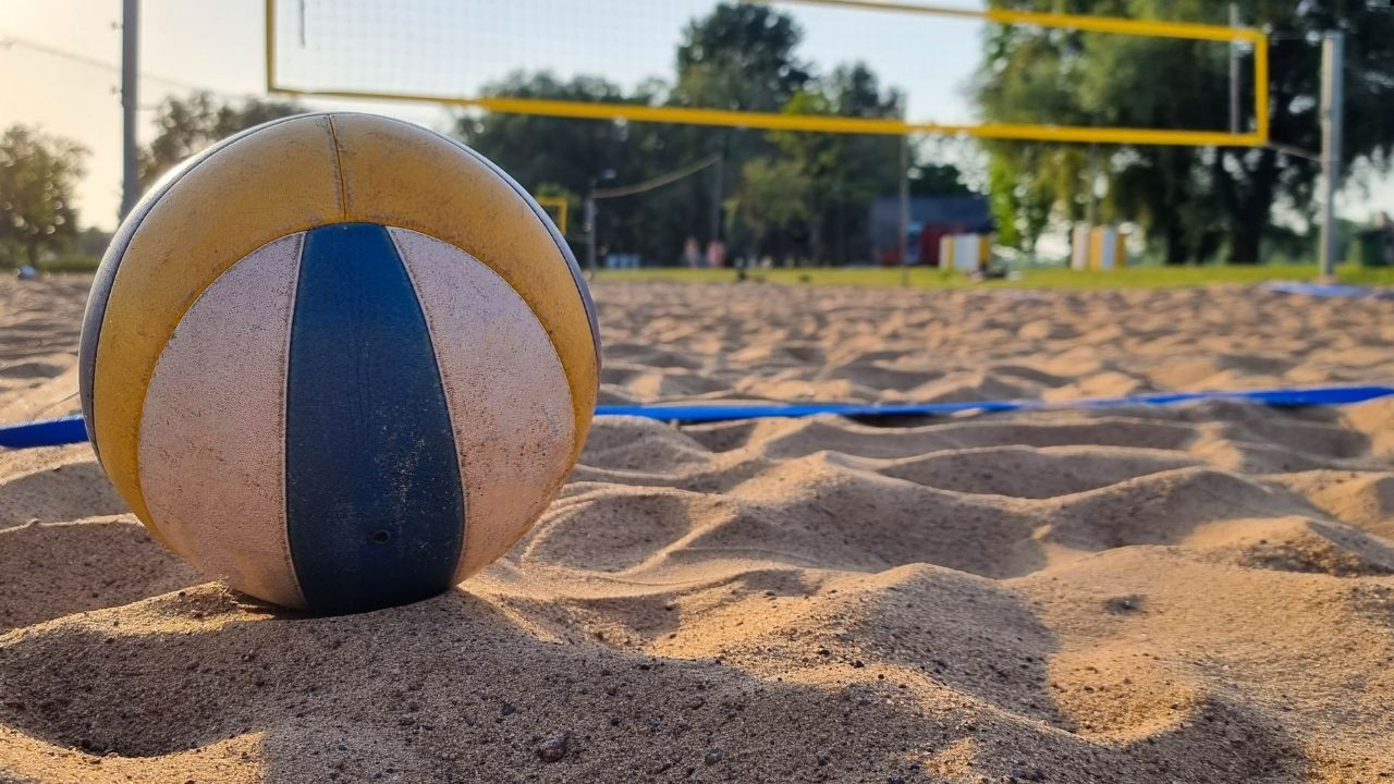 Altınoluk’ta Plaj Voleybolu Rüzgarı Esecek