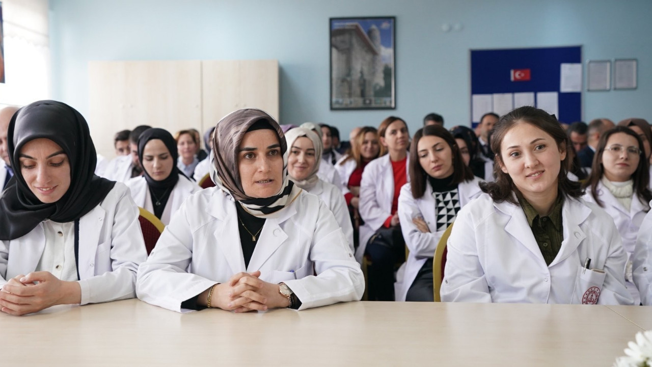 Ataması Yapılmayan Öğretmenlere MEB’den Sürpriz Hak! 7-9 Ağustos’ta Başvuru Şansı