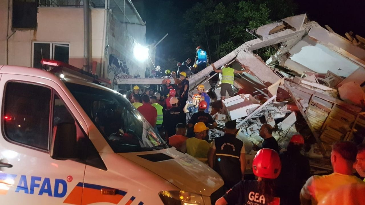 Balıkesir’de 6.1 büyüklüğündeki depremin ardından 237 artçı deprem meydana geldi
