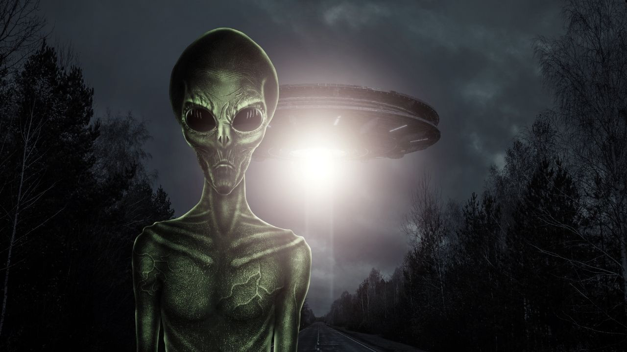 Pentagon Yetkilisinden Şok Açıklama: “UFO Operatörleri Uzaylı Türleri Olabilir”