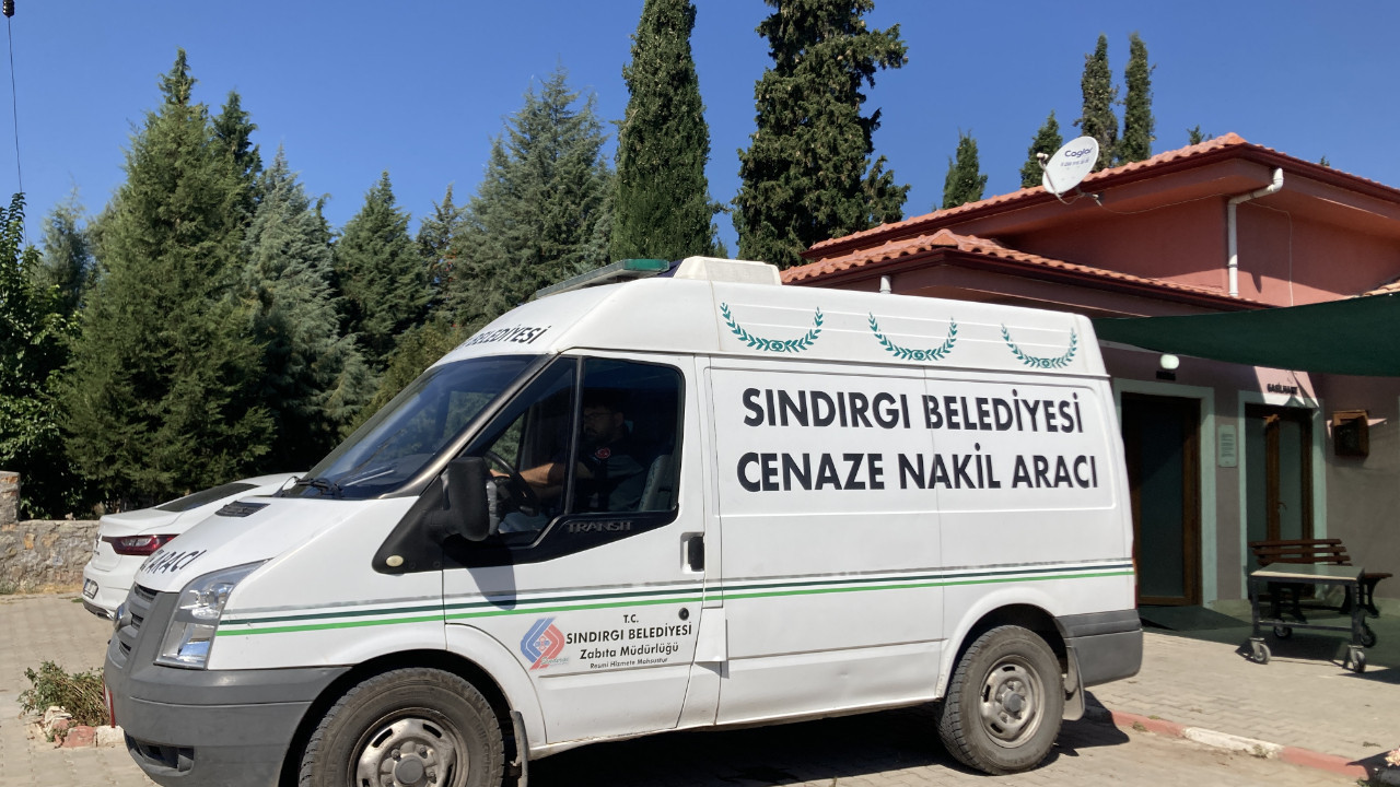 Balıkesir'deki depremde ölen kişinin cenazesi İzmir'e gönderildi