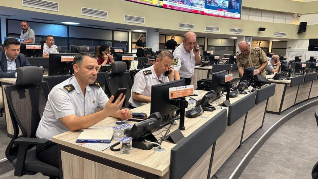 Balıkesir'deki deprem sonrası Türkiye Afet Müdahale Planı devreye alındı