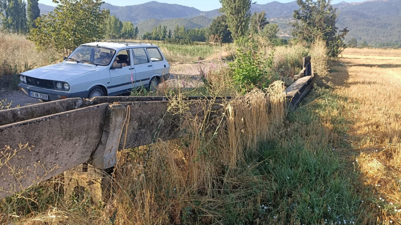 Sındırgı Depreminde Sulama Kanaletleri Kırıldı