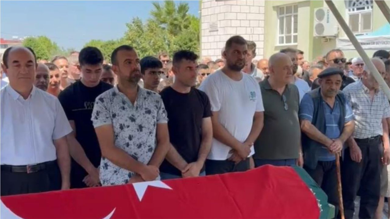 Teksüt yangınında hayatını kaybeden Özcan Yıldırım defnedildi